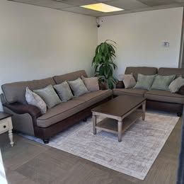 415 SF Executive Suite on 2600 S – $950 All-Inclusive (No NNN)