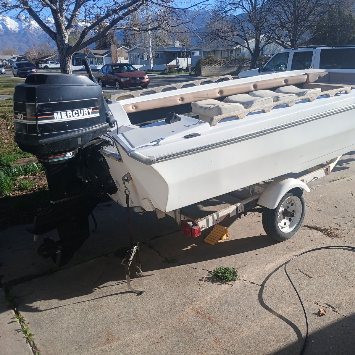 15' fiberglass boat 40hp Merc and trolling motor
