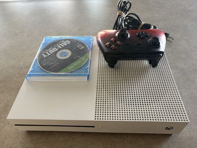 Xbox One S console (500gb) and 1 game