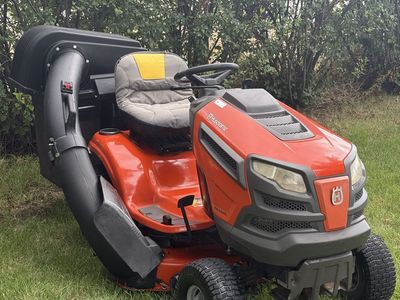 HUSQVARNA Riding Lawnmower