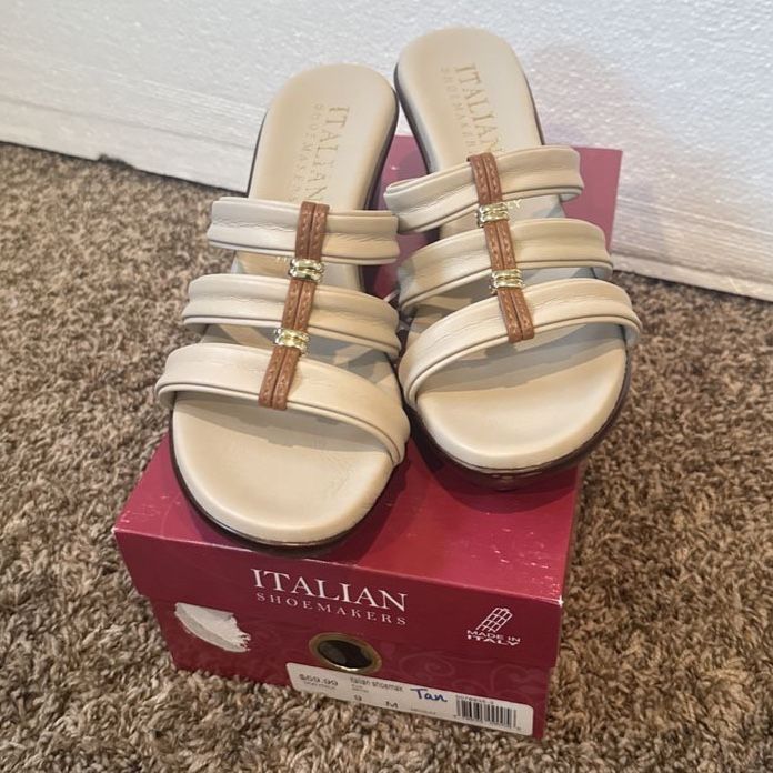 NEW Italian Shoemakers Wedge Sandal 9M Beige
