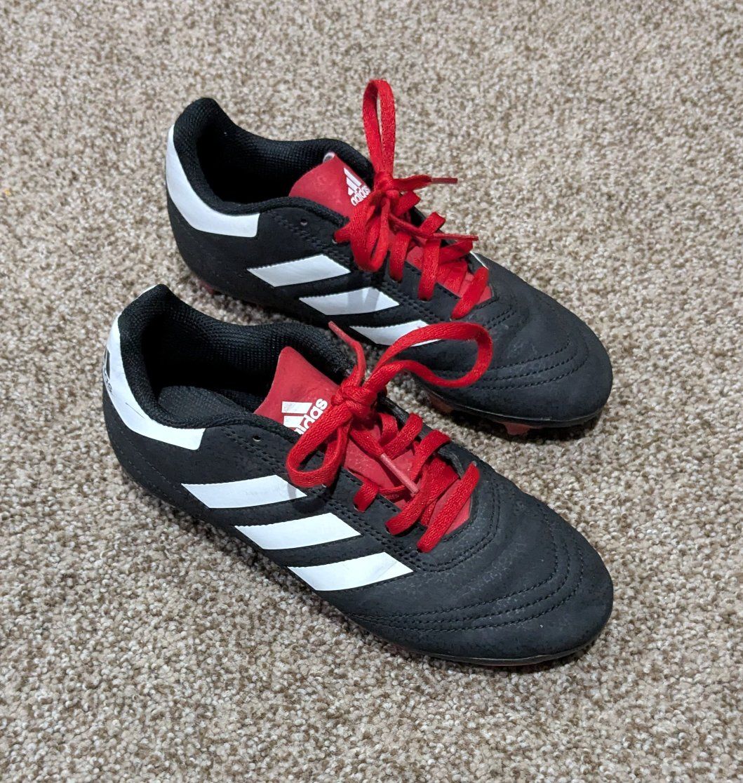 Adidas Goletto VI Boys or Girls Size 3 Soccer Cleats