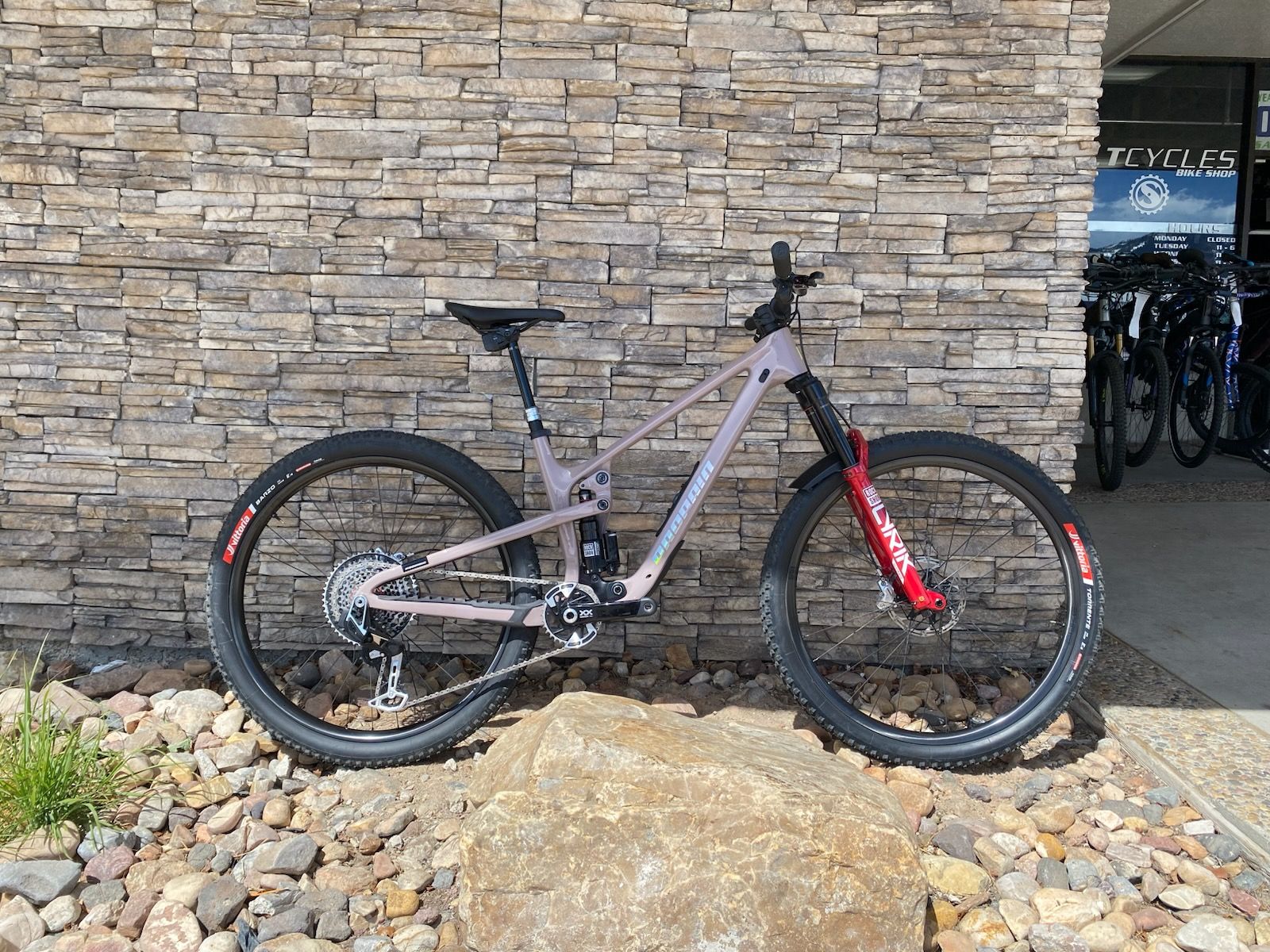 LIKE NEW Propain Hugene 3 CF Medium Sram XX Transmission