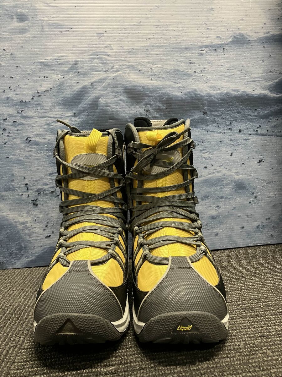 New Liquid Lace Up Size 8.5 Snowboard Boot