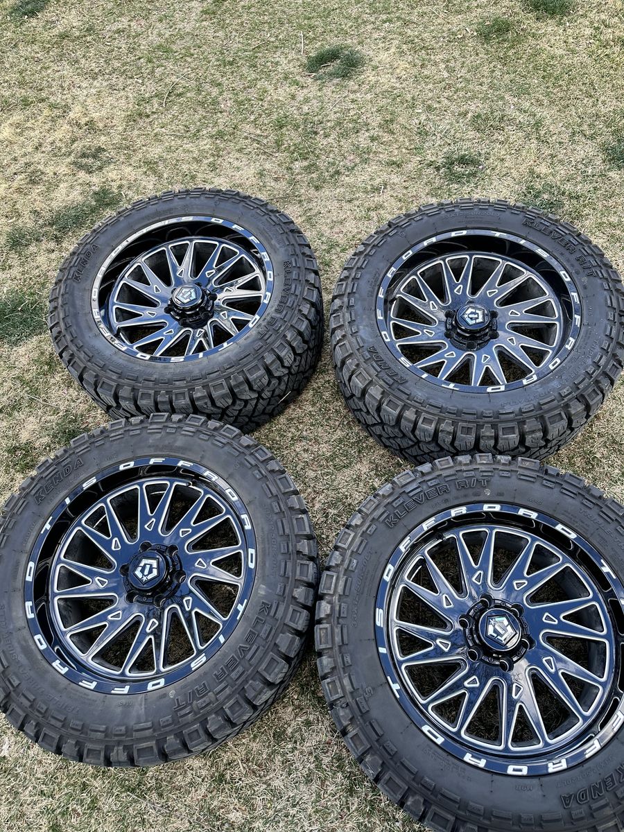 TIS 547BM 20x10 -19 Gloss Black Milled Full Set