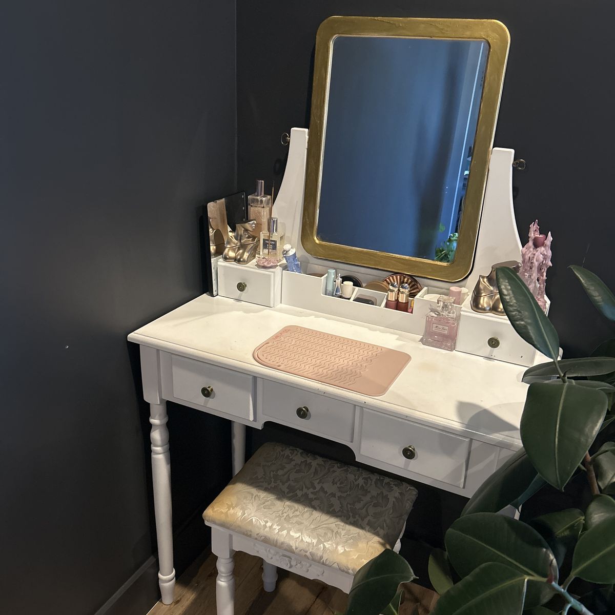 Beautiful Antique Vanity