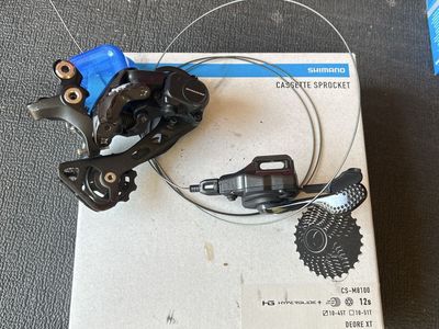 Shimano M8000 XT drivetrain
