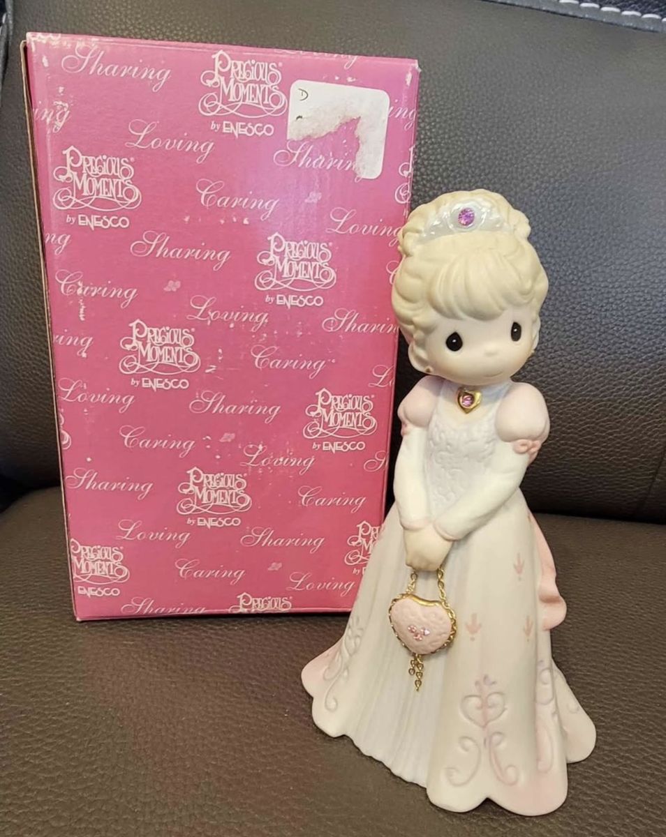 Precious Moments Figurine – “Your Love Fills My Heart”