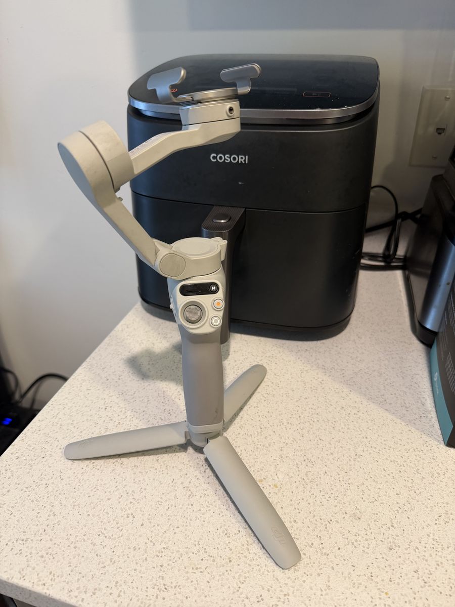 DJI Osmo Mobile SE 3-Axis Phone Gimbal + Tripod