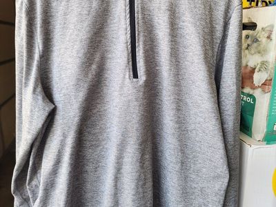 Abercrombie & Fitch Men's XL Gray Soft A&F Air Knit 1/4 Zip Pullover lightweight