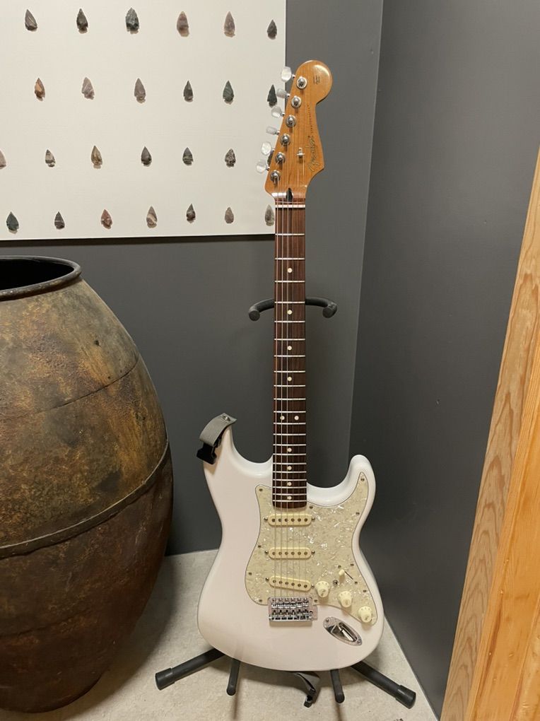 Fender Stratocaster Roasted Neck MIM Guitar