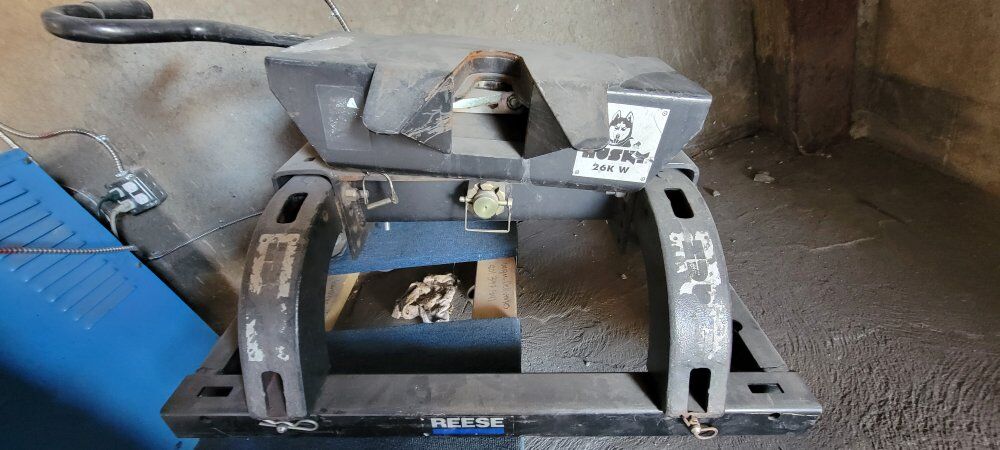 Husky 26k w fifth wheel hitch