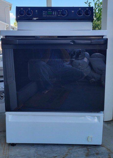 GE Oven/Stove