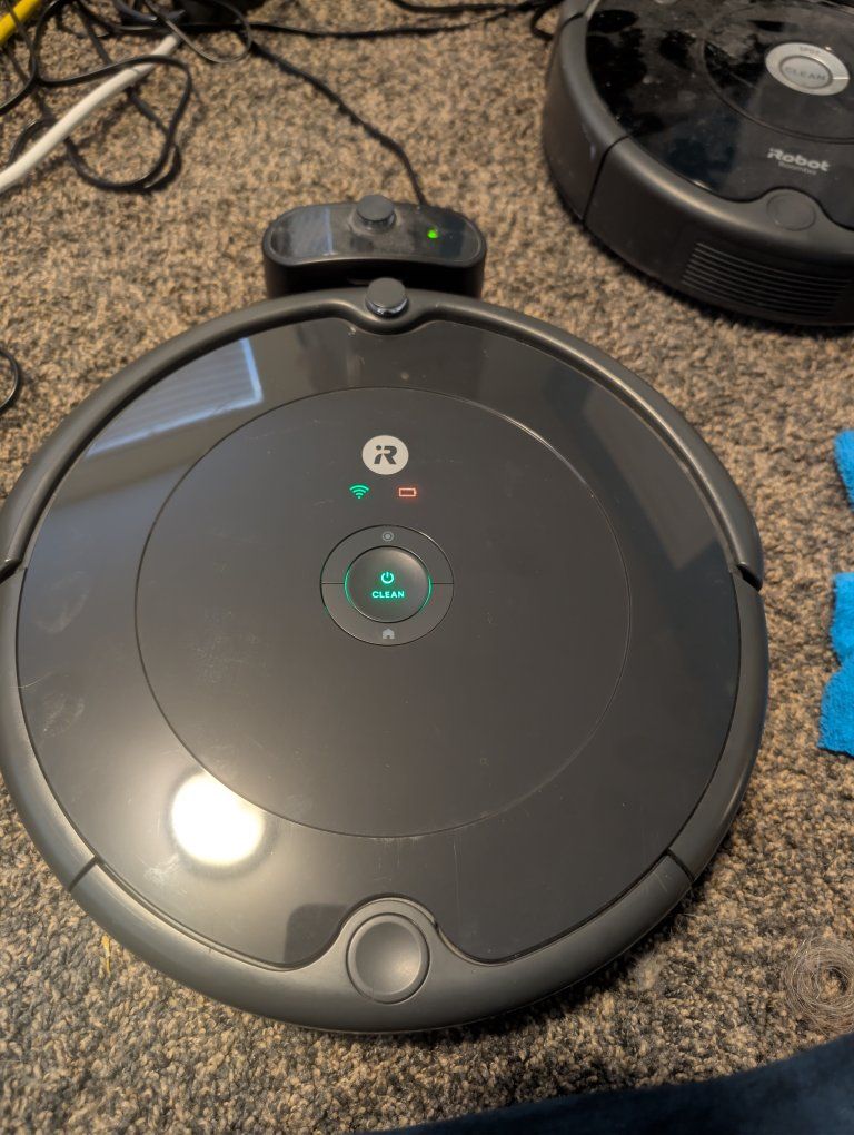 Roomba, 694, like new, wifi