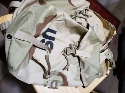 New Large U.S. Marine Corp Molle Tri-color Pouches