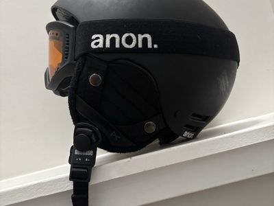 Anon Snowboard Helmet w Goggles size small 52-55 cm adjustable