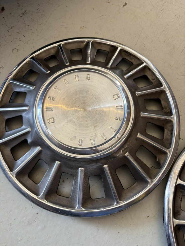 Ford Mustang Hub Caps