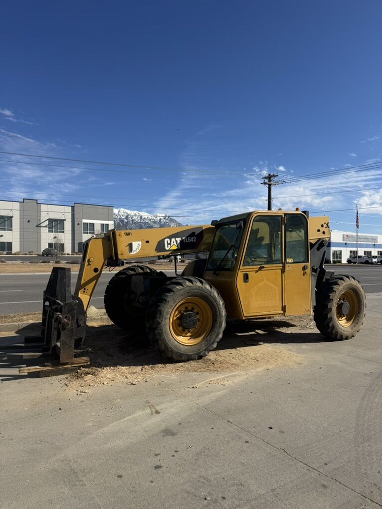 Cat Reach forklfit Telehandler LOW HOURS