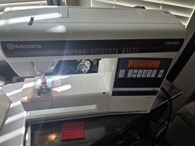 Husqvarna Viking 415 Sewing Machine