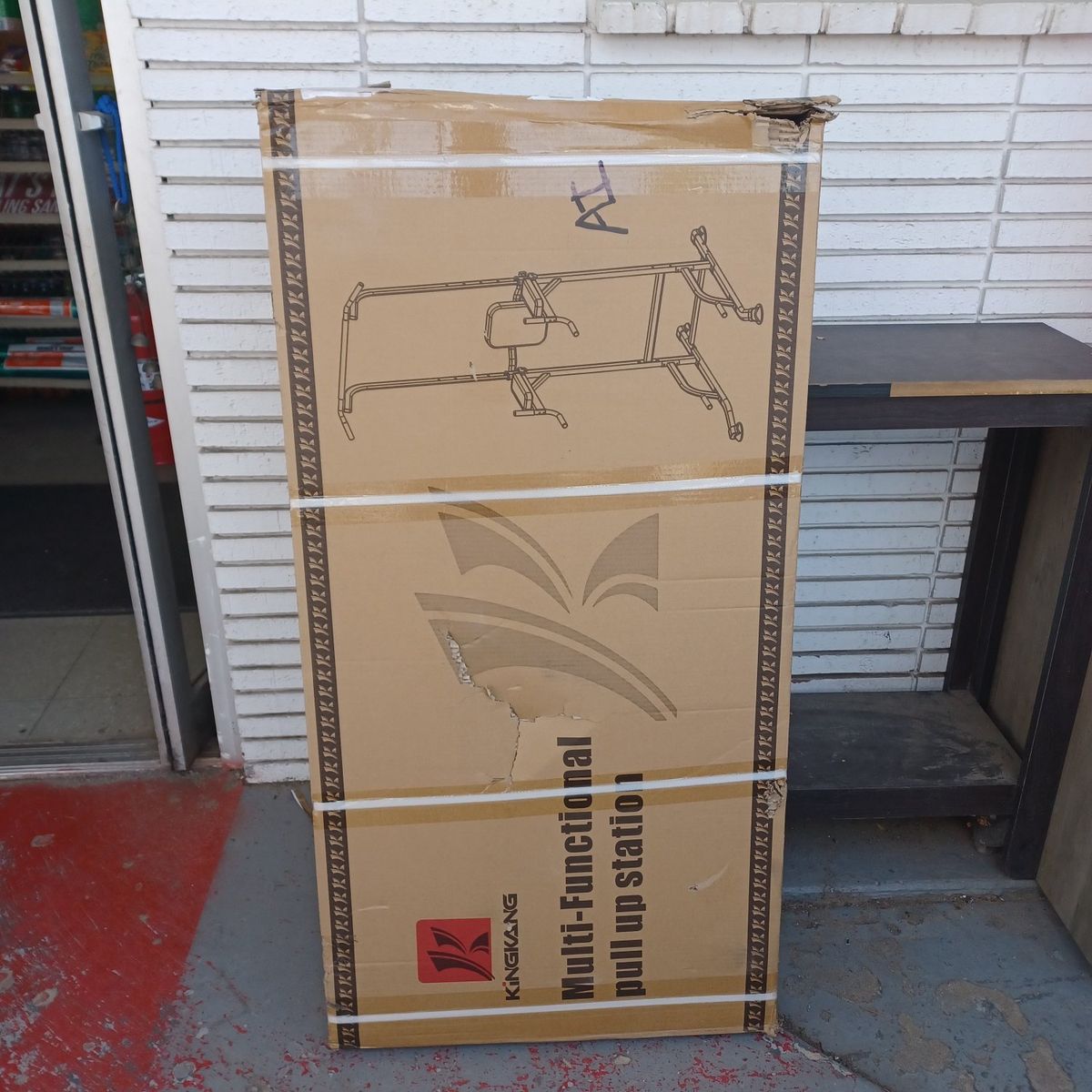 multifunction pull up and dip station