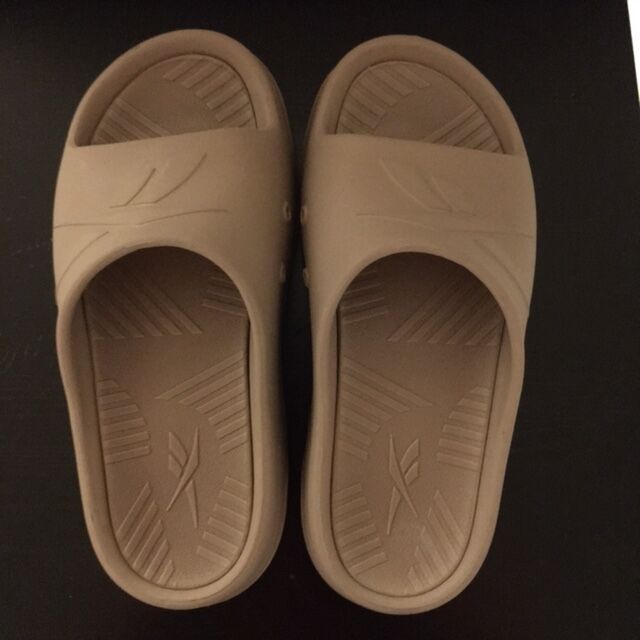 REEBOK Women's Slippers (Size 6M)