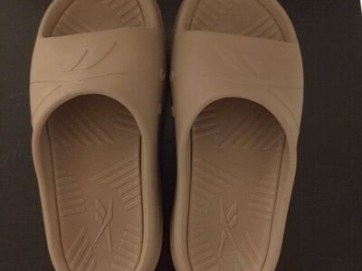 REEBOK Women's Slippers (Size 6M)