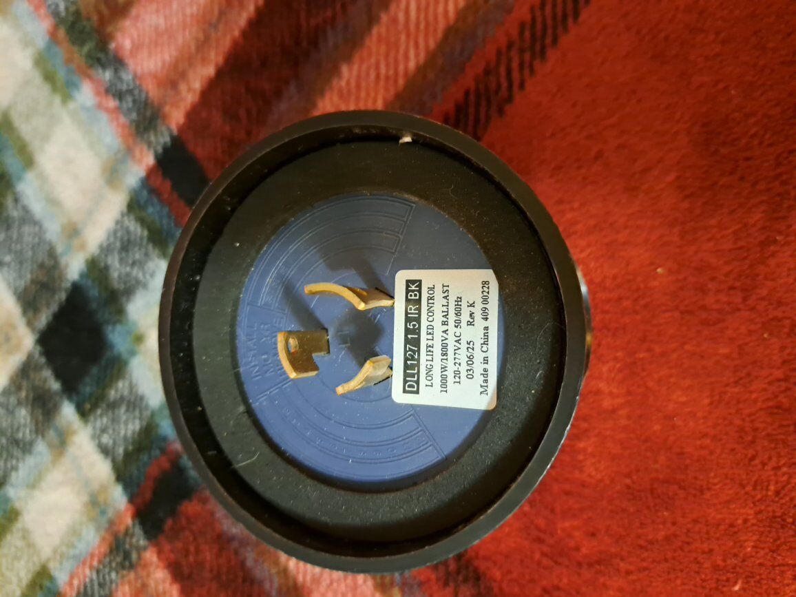 Main image 4