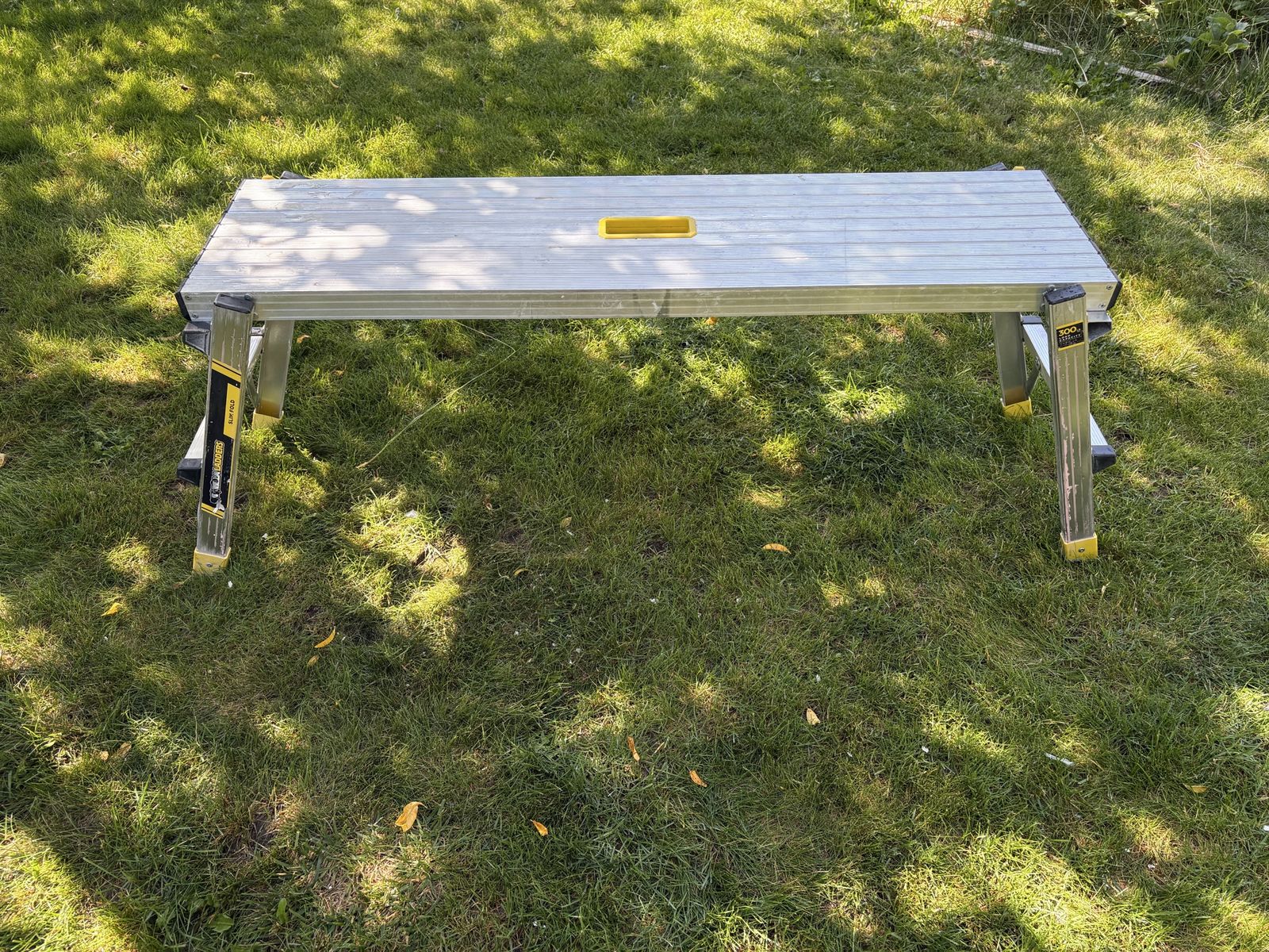 Gorilla Ladders Slim Fold Work Platform /Portable Scaffold 45$