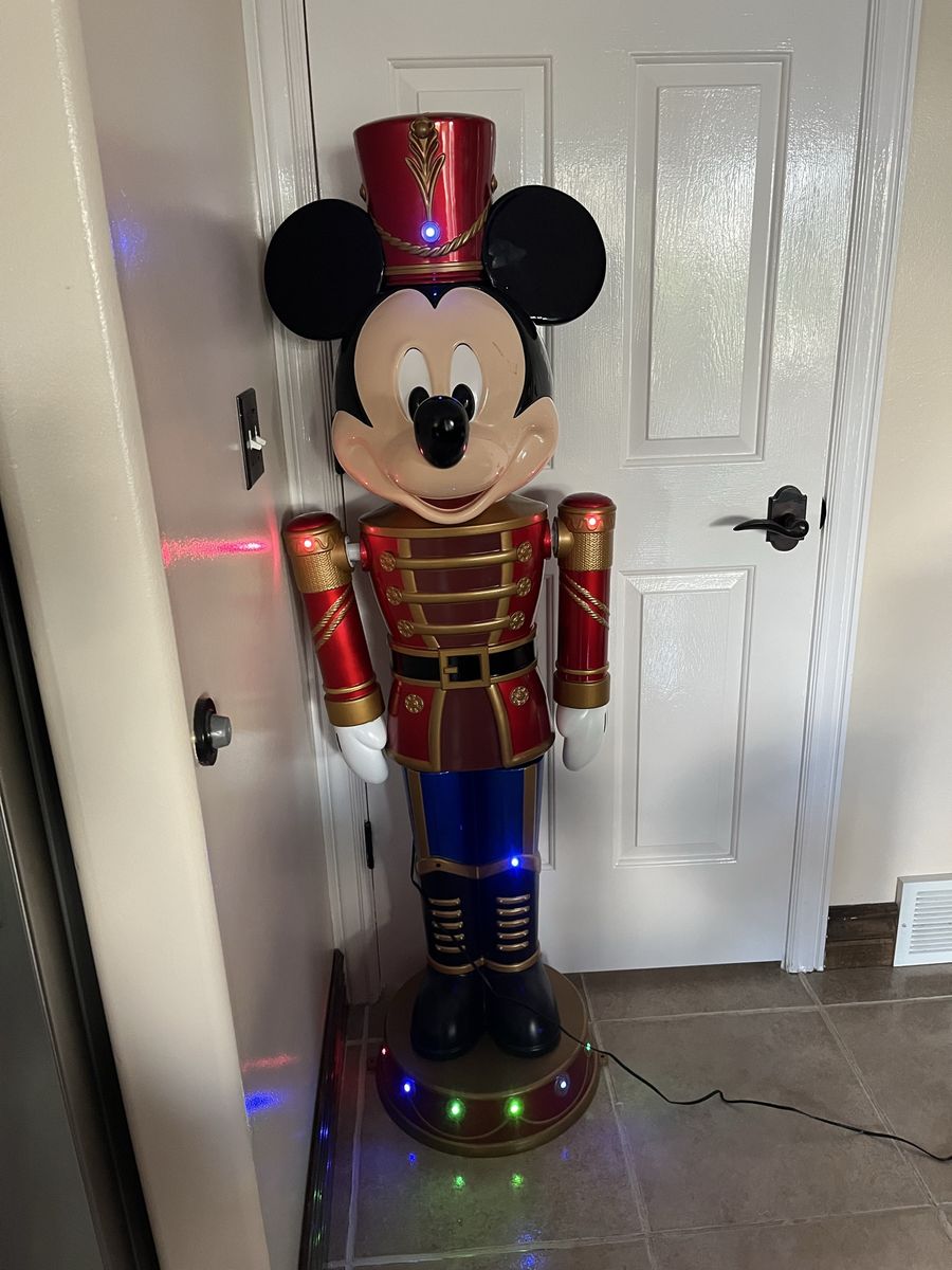 5 foot tall nutcracker Disney Mickey Mouse LED with 5 songs.
