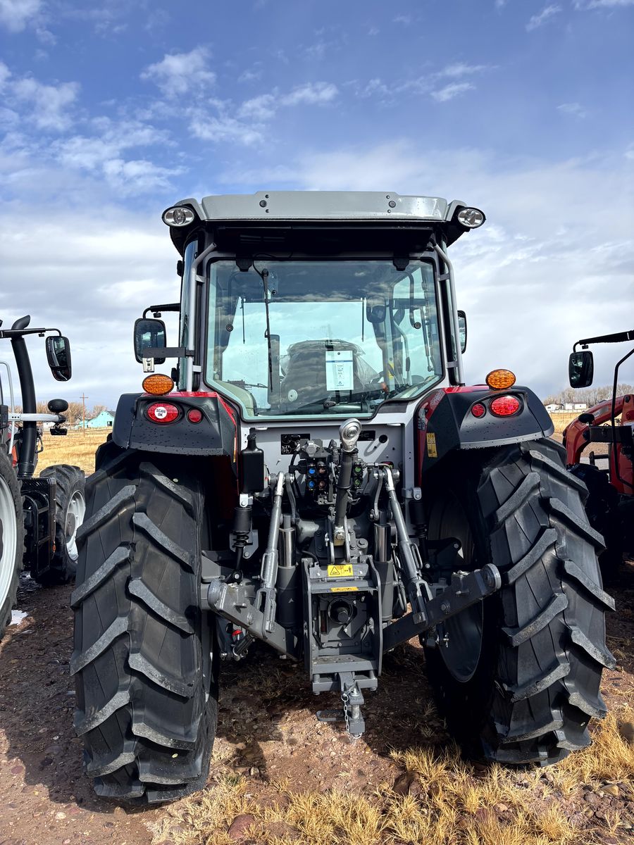 Massey Ferguson 5M.135 Dyna 4