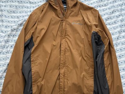 Columbia Rain Jacket Medium