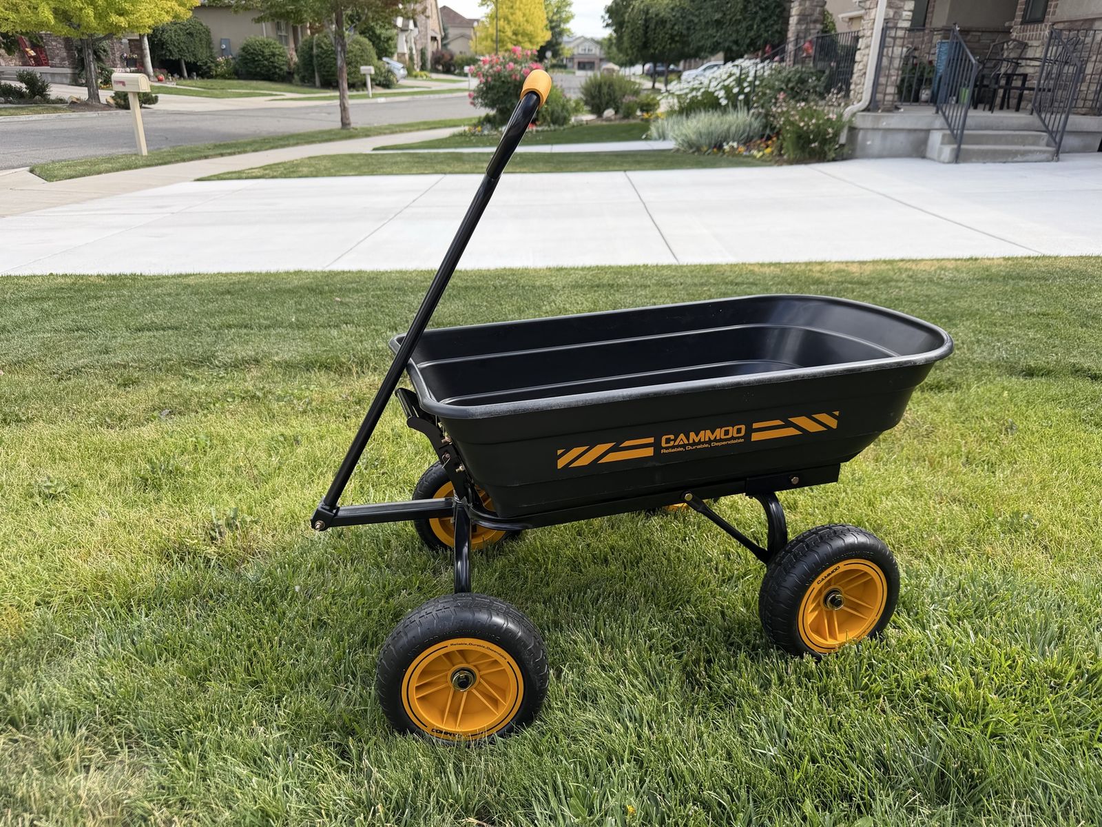 NEW! CAMMOO 4-Wheel Heavy Duty Poly Dump Cart