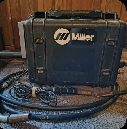 Miller Suitcase Feeder