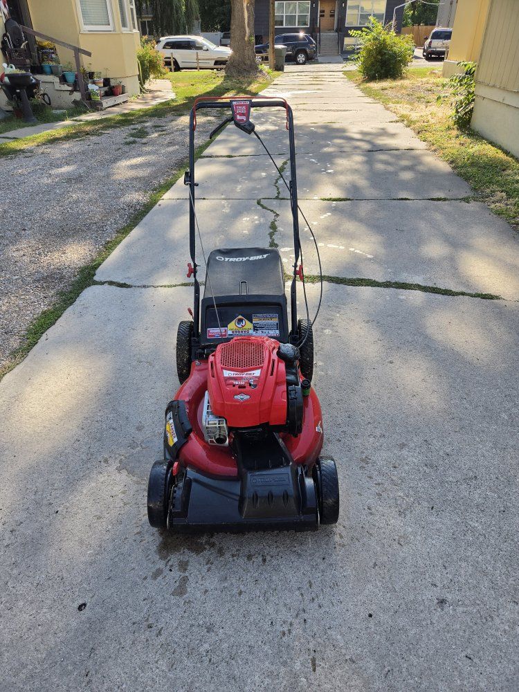 Troy-Bilt  lawn mower self propelled good working condition