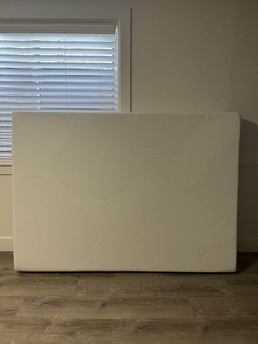 Zinus Full Size Memory Foam Mattress - Excellent condition