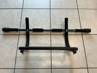 Pull Up Bar