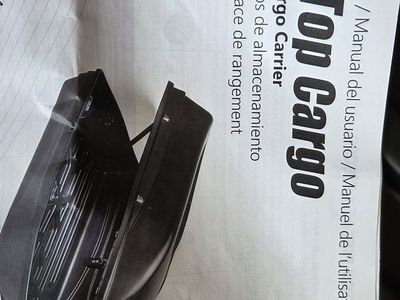 Car top cargo carrier