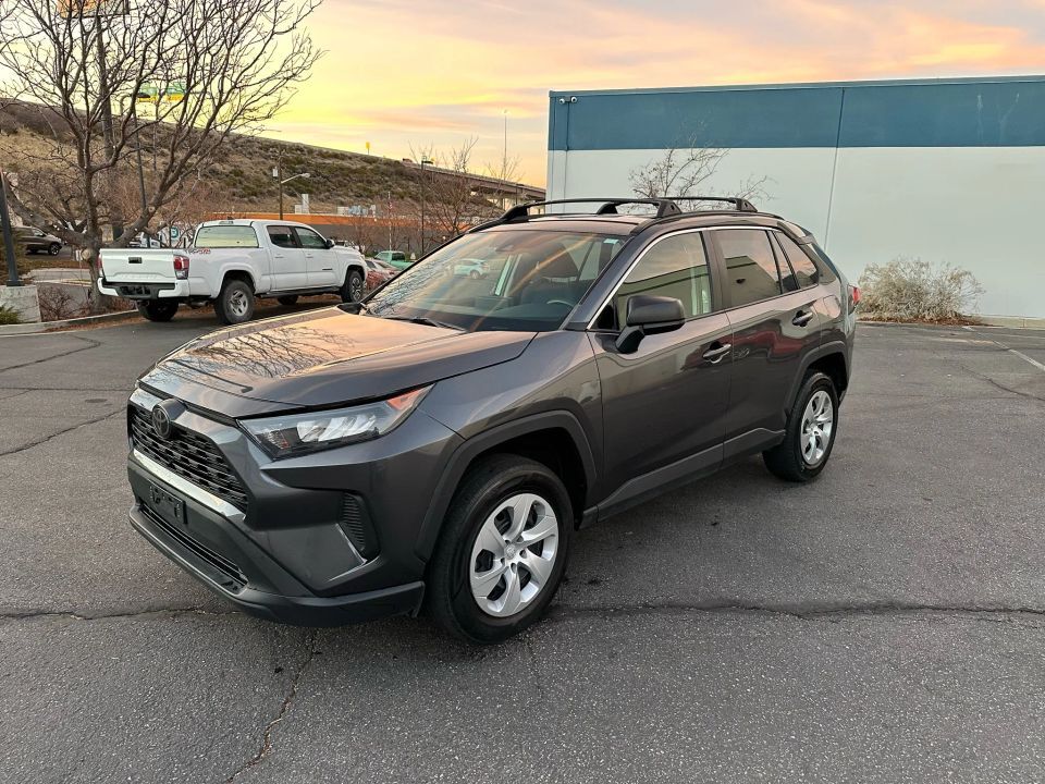 2020 Toyota RAV4 LE