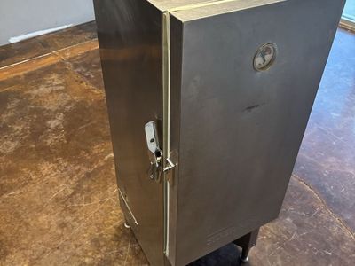 Small Verticle Freezer