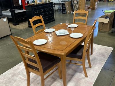 Dining table set