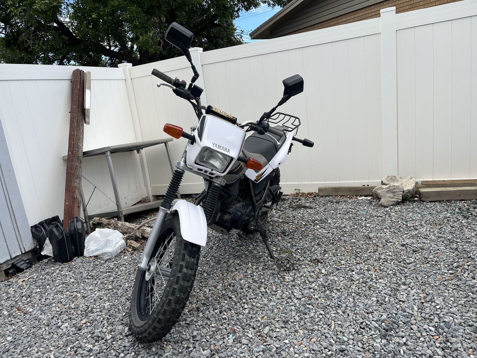 Yamaha TW200 Dual Sport Motorcycle - White/Silver