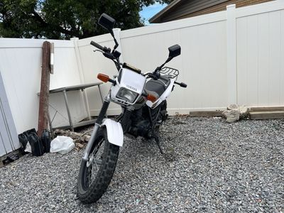 Yamaha TW200 Dual Sport Motorcycle - White/Silver