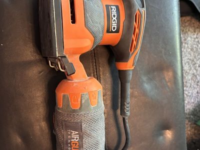 RIDGID Corded Electric r2501 1/4 sheet hand sander with AIRGUARD Technology