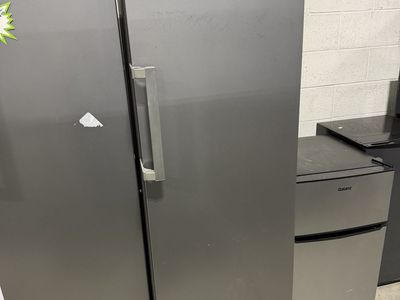 BRAND NEW!!! HISENSE 10.2CF CONVERTIBLE UPRIGHT FREEZER/FRIDGE
