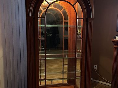 GORGEOUS SOLID WOOD LIGHTED CURIO CABINET