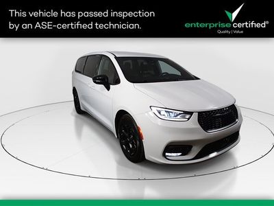 2024 Chrysler Pacifica Plug-In Hybrid S Appearance