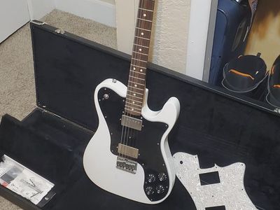 Fender Chris Shiflett Signature Series Electric Guitar. Rare DISCONTINUED Arctic White colorway.