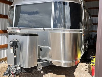 Airstream 23 ft Globetrotter