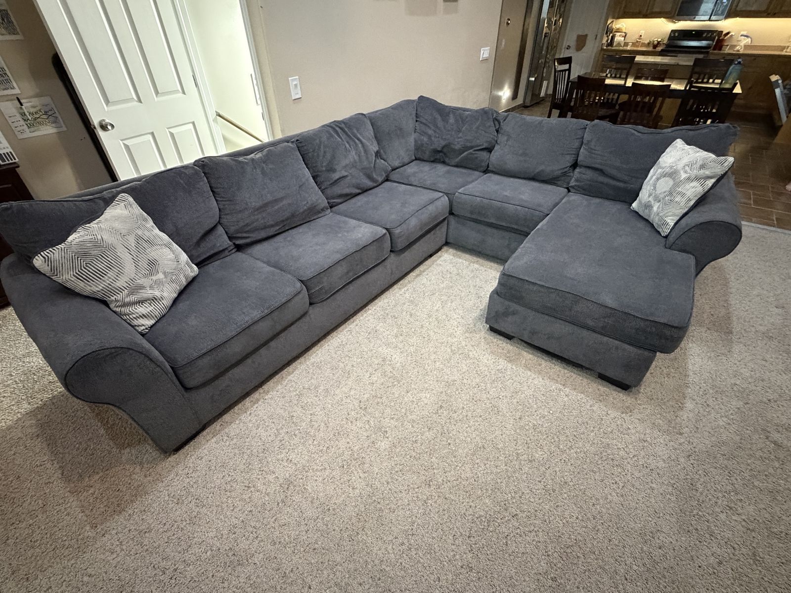 Main image 3