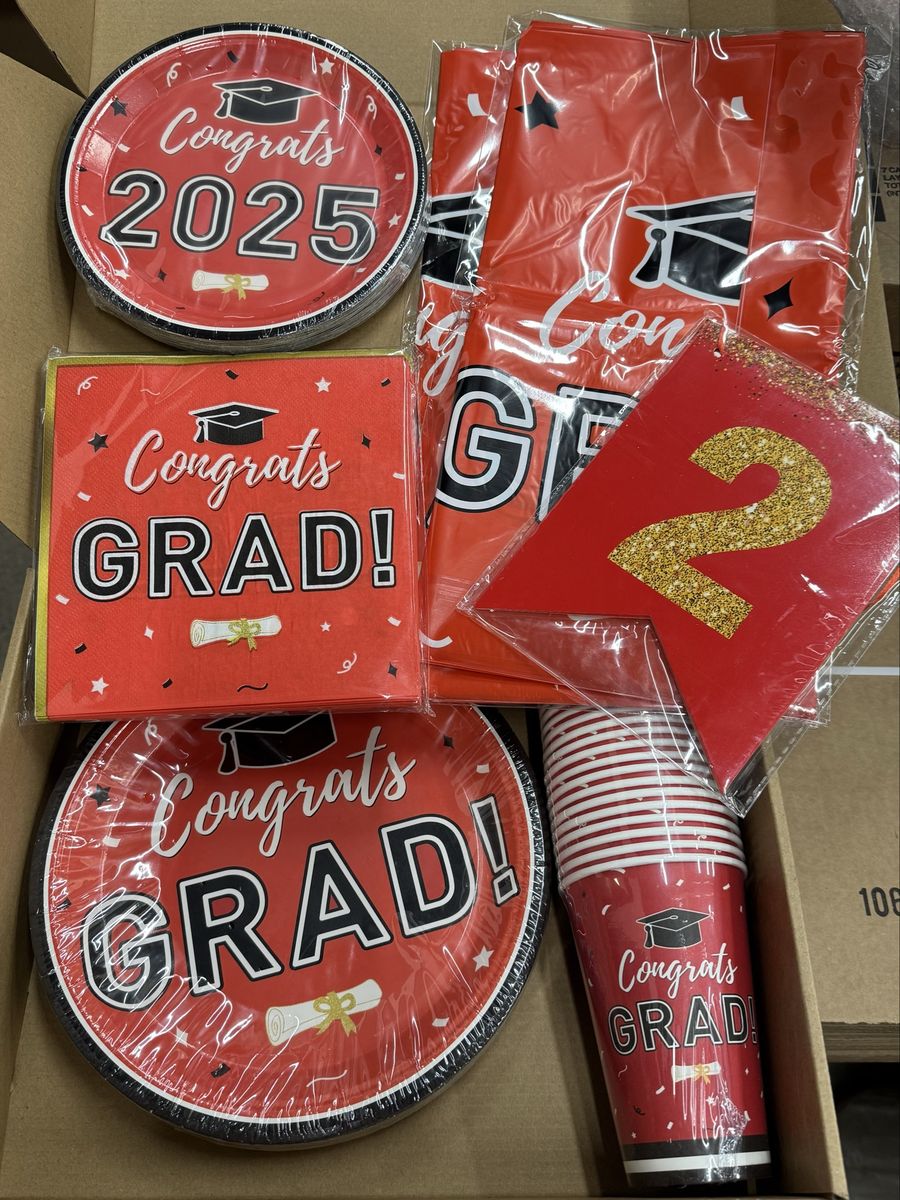 Red 2025 Graduation Tableware